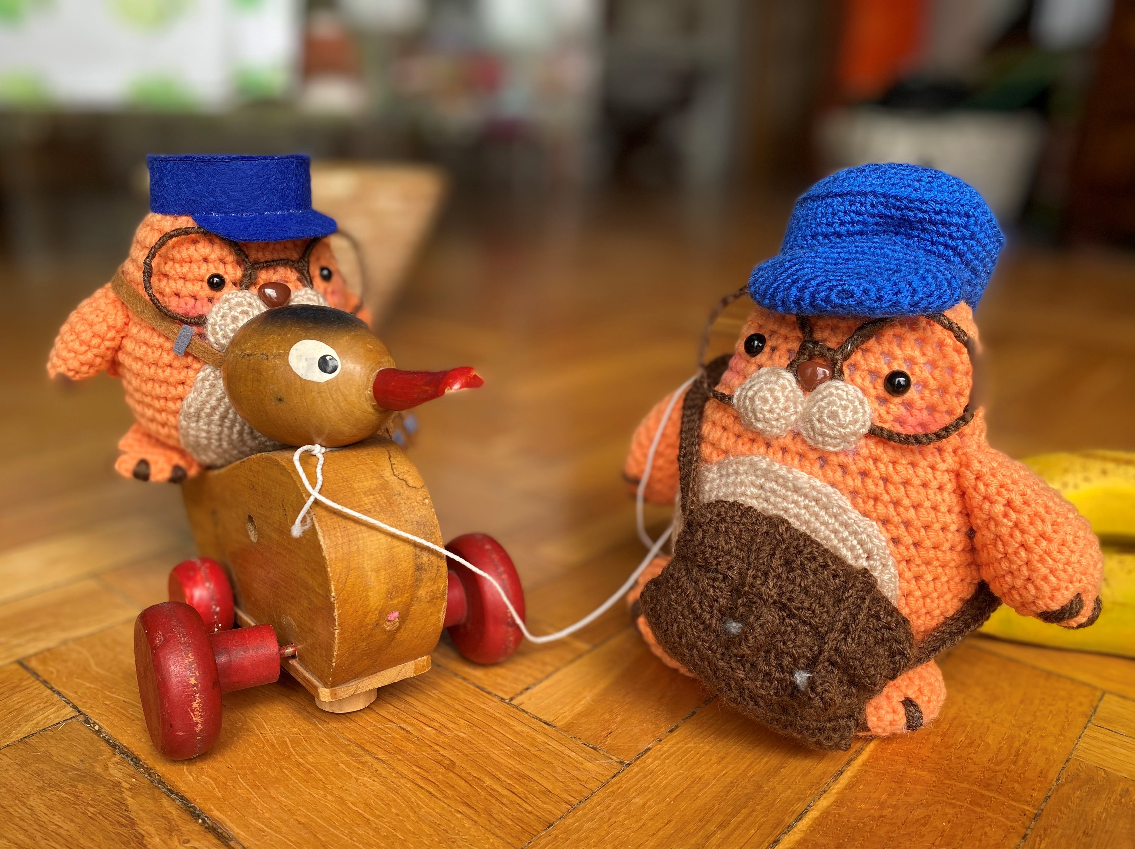 FOLLOW US ON TWTTER>